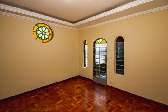 Casa para alugar com 4 quartos, 200m² em Santa Rosa, Belo Horizonte