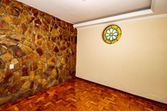 Sala de casa para alugar com 4 quartos, 200m² em Santa Rosa, Belo Horizonte