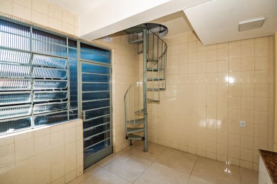 Cozinha de casa para alugar com 4 quartos, 200m² em Santa Rosa, Belo Horizonte