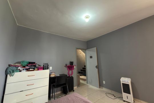 Casa à venda com 6 quartos, 180m² em Recanto das Emas, Brasília