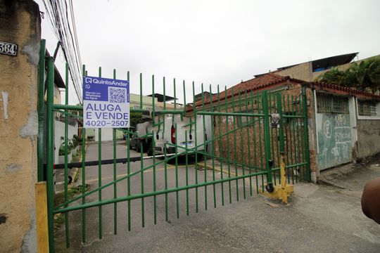 Fachada da vila de casa para alugar com 3 quartos, 140m² em Rocha Miranda, Rio de Janeiro