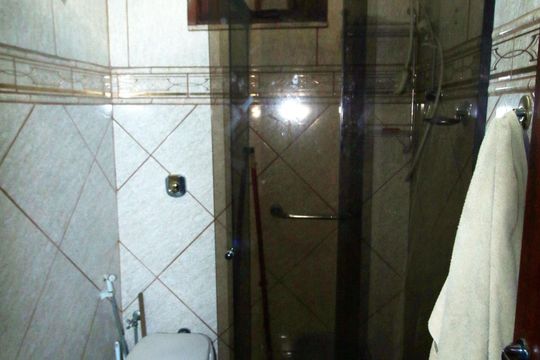 Banheiro da Suíte 2 de casa para alugar com 3 quartos, 140m² em Rocha Miranda, Rio de Janeiro