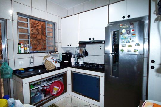 Cozinha de casa para alugar com 3 quartos, 140m² em Rocha Miranda, Rio de Janeiro