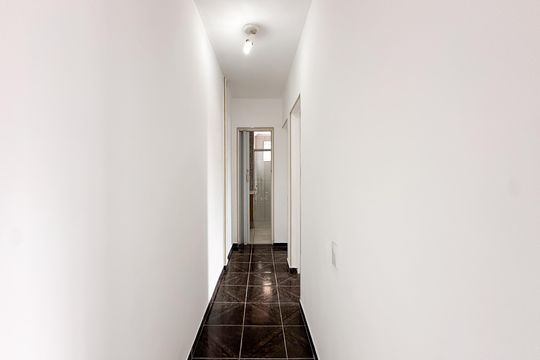 Corredor de apartamento para alugar com 2 quartos, 64m² em Baeta Neves, São Bernardo do Campo