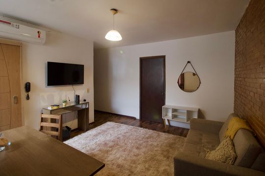 Sala de apartamento para alugar com 3 quartos, 84m² em Centro, Curitiba