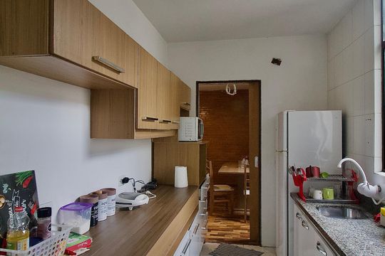 Cozinha de apartamento para alugar com 3 quartos, 84m² em Centro, Curitiba