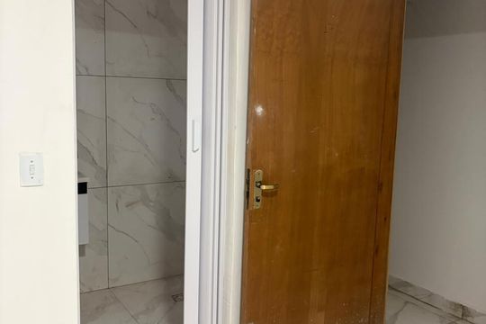 Banheiro de kitnet/studio para alugar com 1 quarto, 25m² em Santo Amaro, São Paulo