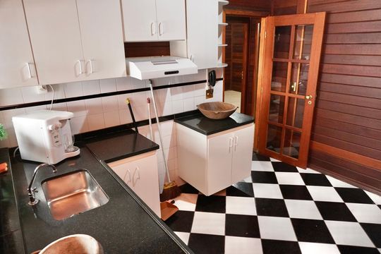 Edícula- cozinha de casa à venda com 3 quartos, 430m² em Parque Sao Jose, Belo Horizonte