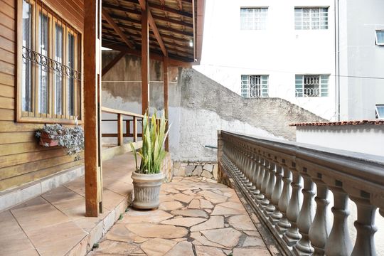 Edícula- Área Externa  de casa à venda com 3 quartos, 430m² em Parque Sao Jose, Belo Horizonte