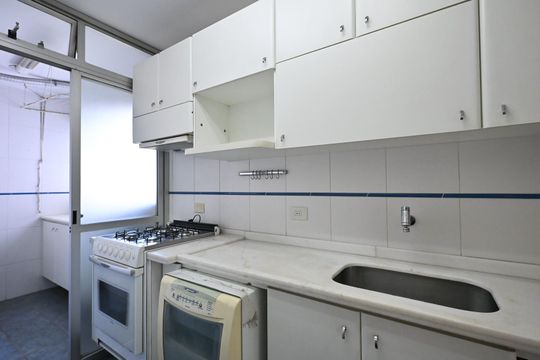 Cozinha de apartamento à venda com 2 quartos, 72m² em Vila Suzana, São Paulo