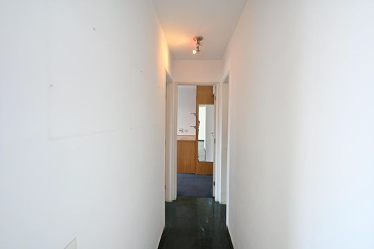 Corredor de apartamento à venda com 2 quartos, 72m² em Vila Suzana, São Paulo