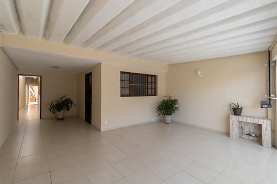 Garagem de casa à venda com 2 quartos, 171m² em Vila Rio Branco, São Paulo