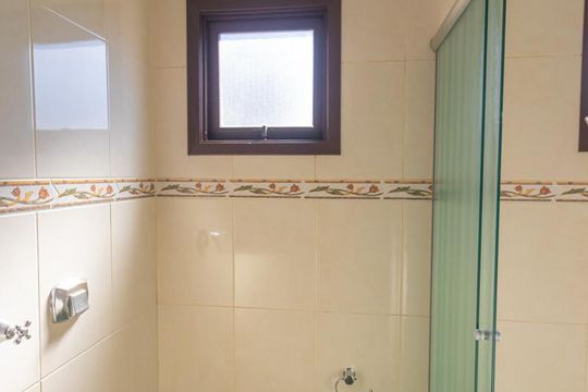 Banheiro da Suíte de apartamento para alugar com 3 quartos, 108m² em Centro, Canoas