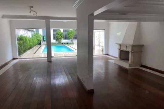 Casa para alugar com 3 quartos, 440m² em Jardim dos Estados, São Paulo