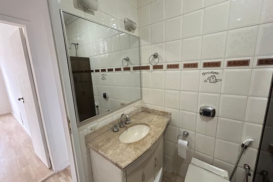 Banheiro de apartamento para alugar com 2 quartos, 80m² em Água Santa, Rio de Janeiro
