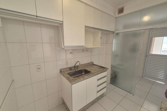Cozinha de apartamento à venda com 2 quartos, 65m² em Alphaville Industrial, Barueri