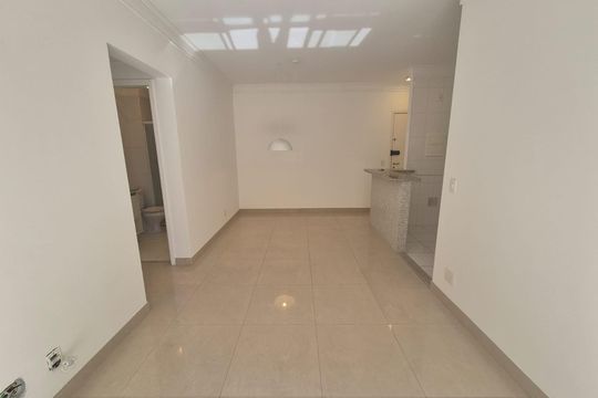 Sala de apartamento à venda com 2 quartos, 65m² em Alphaville Industrial, Barueri