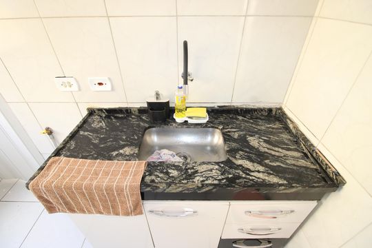 Cozinha de apartamento para alugar com 2 quartos, 49m² em Colônia (zona Leste), São Paulo