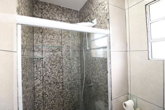 Banheiro de apartamento para alugar com 2 quartos, 49m² em Colônia (zona Leste), São Paulo