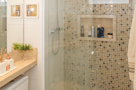 Banheiro de apartamento para alugar com 2 quartos, 51m² em Água Branca, São Paulo