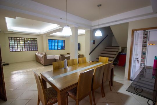 Casa à venda com 5 quartos, 250m² em Metropolitana, Brasília