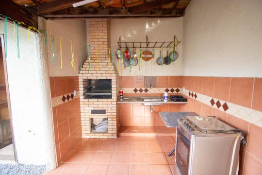 Casa à venda com 5 quartos, 250m² em Metropolitana, Brasília