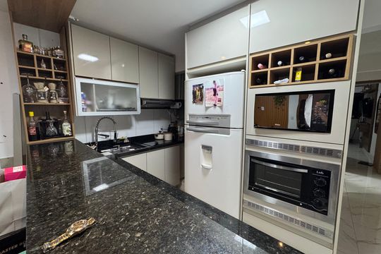 Apartamento à venda com 2 quartos, 60m² em Qs 12, Brasília