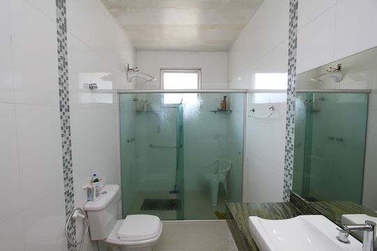 Banheiro da Suíte de casa à venda com 4 quartos, 166m² em Jardim Montanhês, Belo Horizonte