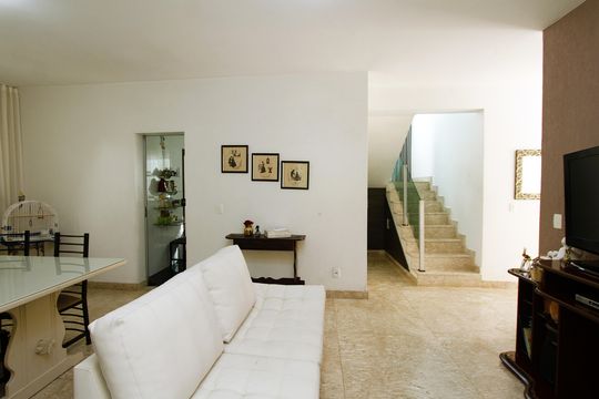 Casa à venda com 4 quartos, 166m² em Jardim Montanhês, Belo Horizonte