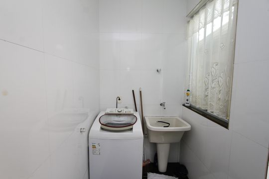 Área de Serviço de casa à venda com 4 quartos, 166m² em Jardim Montanhês, Belo Horizonte