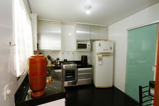 Cozinha de casa à venda com 4 quartos, 166m² em Jardim Montanhês, Belo Horizonte