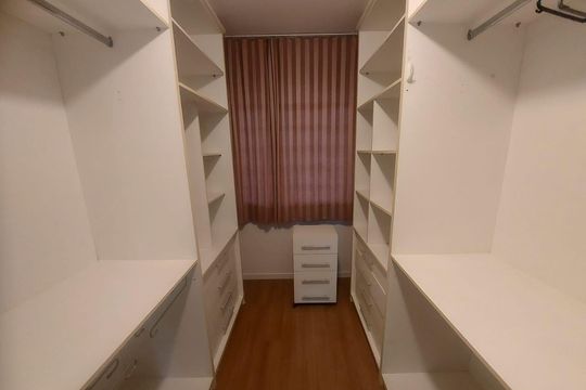 Closet de casa à venda com 2 quartos, 128m² em Capão Raso, Curitiba