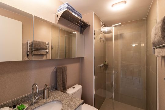 Banheiro de apartamento para alugar com 2 quartos, 45m² em Perdizes, São Paulo