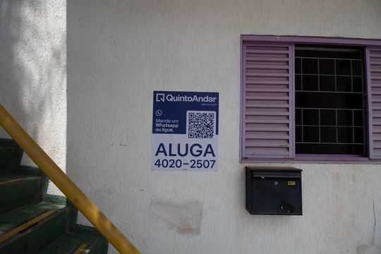 Placa de apartamento para alugar com 2 quartos, 70m² em Rua 4, Brasília