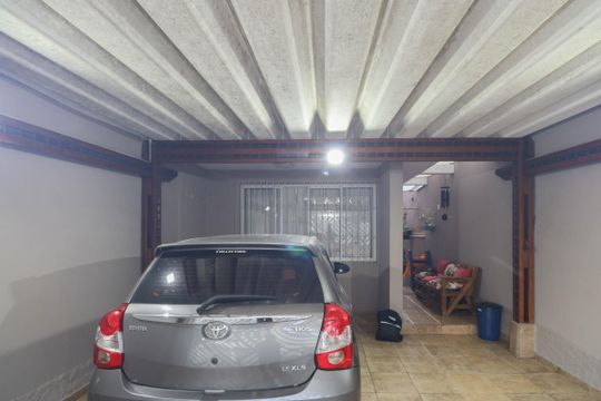 Garagem de casa à venda com 3 quartos, 135m² em Vila Medeiros, São Paulo