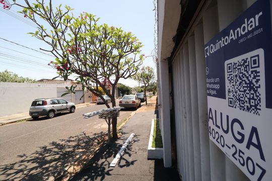 Plaquinha de casa para alugar com 2 quartos, 60m² em Jardim Europa, Uberlândia