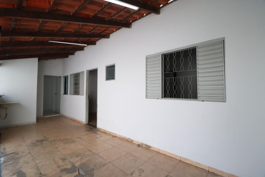 Varanda de casa para alugar com 2 quartos, 60m² em Jardim Europa, Uberlândia