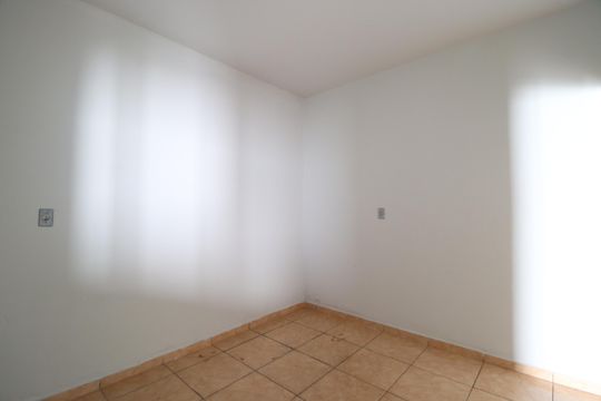 Quarto 1 de casa para alugar com 2 quartos, 60m² em Jardim Europa, Uberlândia