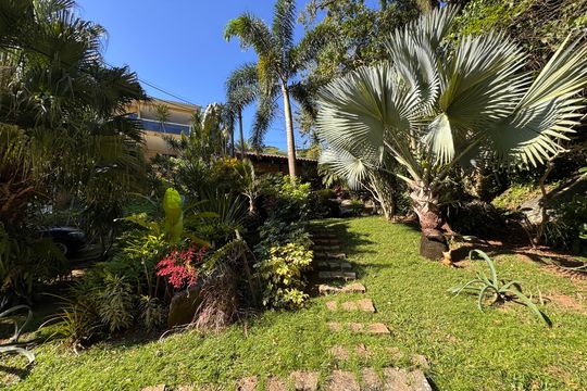 Fachada de casa de condomínio para alugar com 3 quartos, 280m² em Barra de Guaratiba, Rio de Janeiro