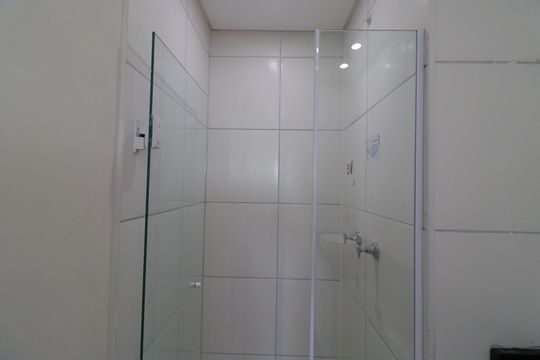 Banheiro de apartamento para alugar com 2 quartos, 35m² em Usina Piratininga, São Paulo