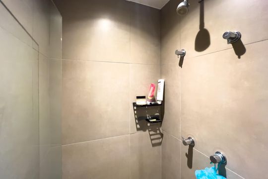 Banheiro de kitnet/studio para alugar com 1 quarto, 42m² em Vila Dom Pedro I, São Paulo
