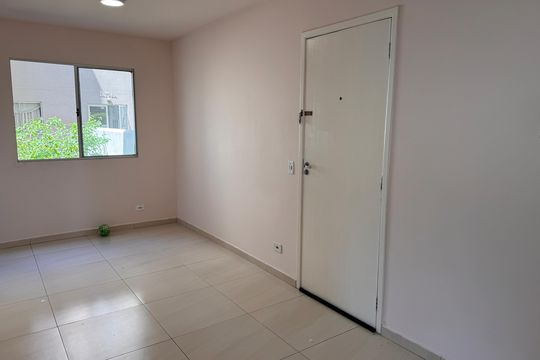 Sala de apartamento para alugar com 2 quartos, 50m² em Centro, Cotia