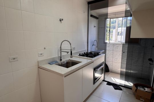 Cozinha de apartamento para alugar com 2 quartos, 50m² em Centro, Cotia