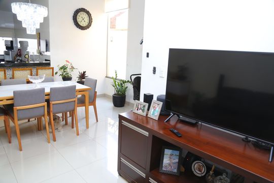 Casa à venda com 3 quartos, 300m² em Residencial Mansoes Paraiso, Goiânia