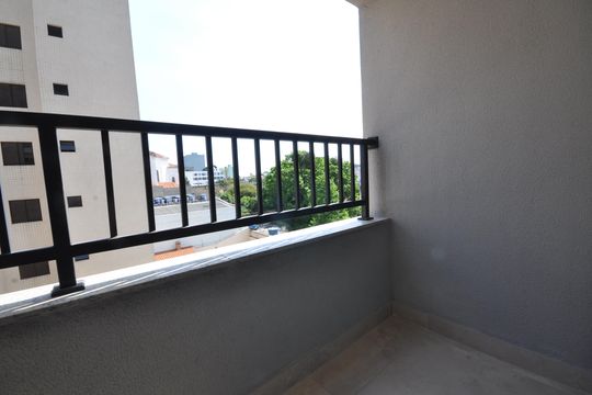Sacada da Sala de apartamento para alugar com 1 quarto, 27m² em Vila Mazzei, São Paulo