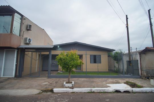 Fachada de casa à venda com 3 quartos, 120m² em Santo Afonso, Novo Hamburgo