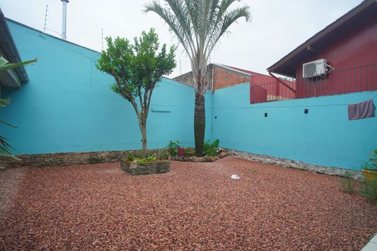 Quintal de casa à venda com 2 quartos, 187m² em Feitoria, São Leopoldo