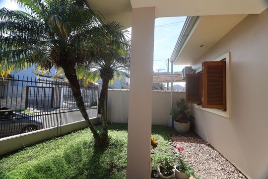 Quintal de casa à venda com 2 quartos, 177m² em São José, Canoas