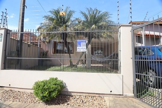 Placa de casa à venda com 2 quartos, 177m² em São José, Canoas