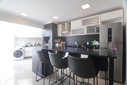 Cozinha - Armários de casa à venda com 2 quartos, 177m² em São José, Canoas